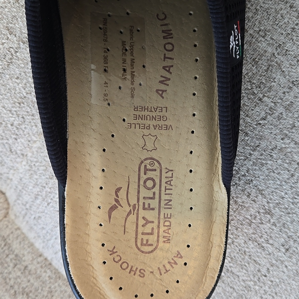 Fly Flot Black Clogs - Picture 10 of 12